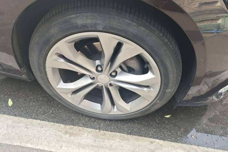 Used Buick LaCrosse 2021 Avenir Aivia Flagship Model Right Front Wheel Hub