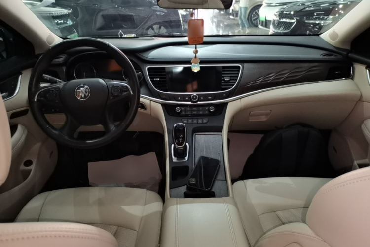 Used Buick LaCrosse 2021 Avenir Avia First-Edition Model Center Console