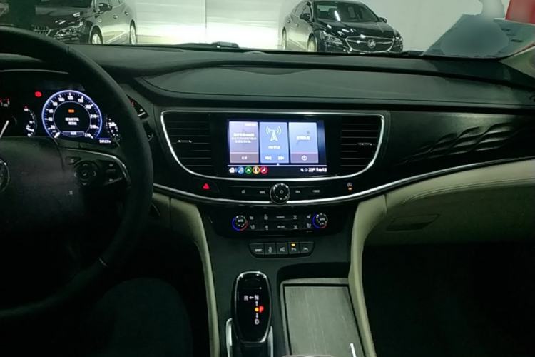 Used Buick LaCrosse 2021 Avenir Avia First-Edition Model Center Console