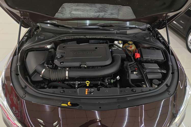 Used Buick LaCrosse 2021 Avenir Avia First-Edition Model Engine Bay