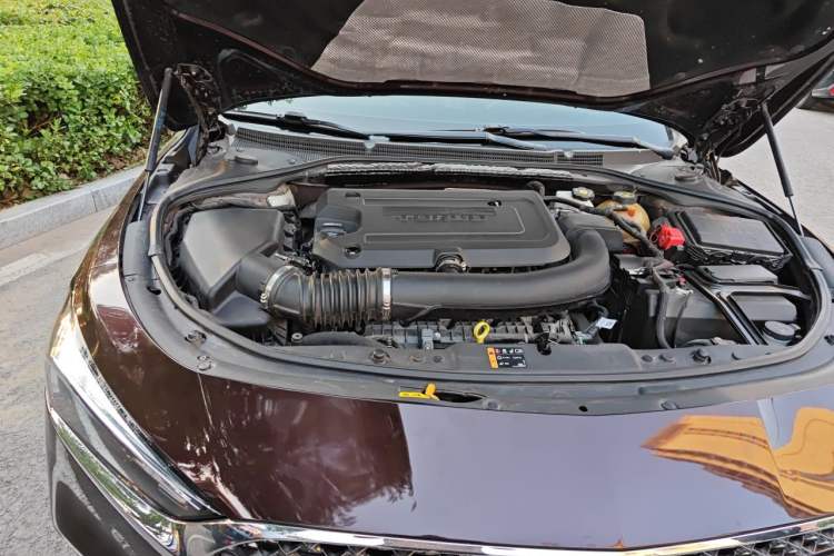Used Buick LaCrosse 2021 Avenir Avia First-Edition Model Engine Bay Right