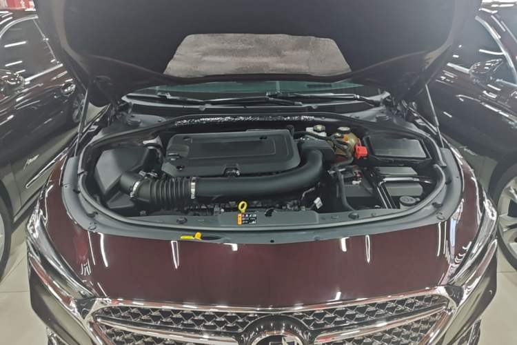 Used Buick LaCrosse 2021 Avenir Avia First-Edition Model Engine Bay