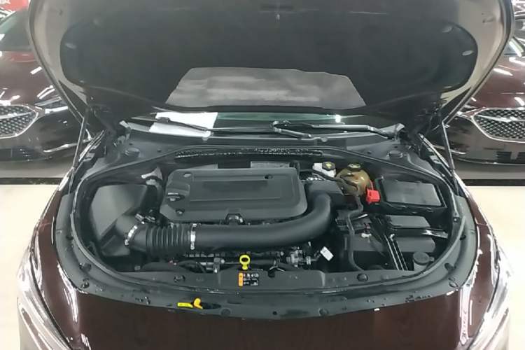 Used Buick LaCrosse 2021 Avenir Avia First-Edition Model Engine Bay