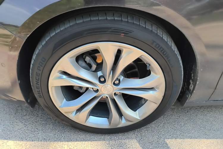Used Buick LaCrosse 2021 Avenir Aivia Flagship Model Exterior 4