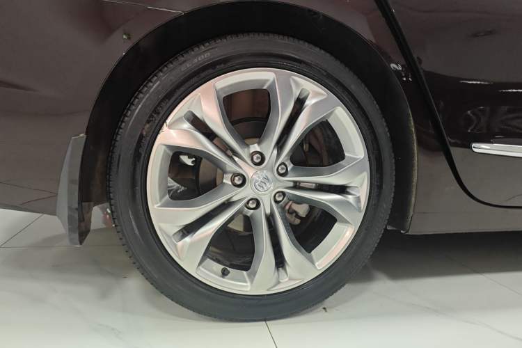 Used Buick LaCrosse 2021 Avenir Avia First-Edition Model Exterior 5