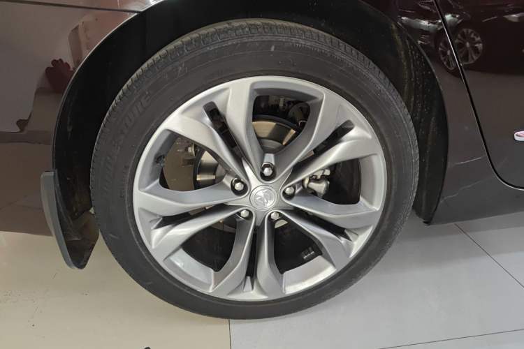 Used Buick LaCrosse 2021 Avenir Avia First-Edition Model Exterior 8