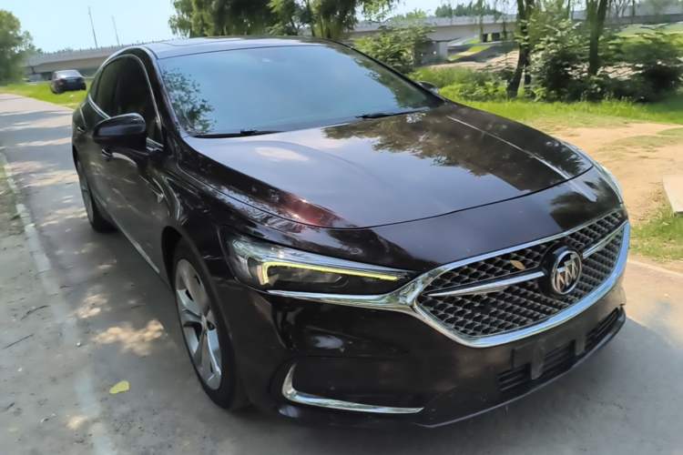 Used Buick LaCrosse 2021 Avenir Aivia Flagship Model Front Right 45 Deg