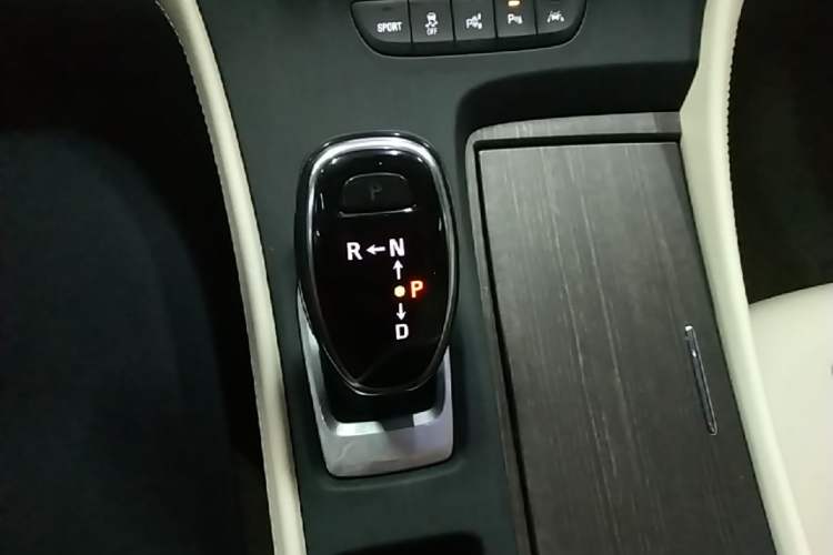 Used Buick LaCrosse 2021 Avenir Avia First-Edition Model Gear Lever