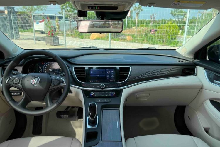 Used Buick LaCrosse 2021 Avenir Avia First-Edition Model Interior 2
