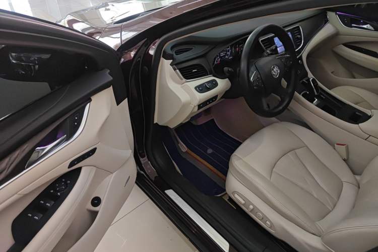 Used Buick LaCrosse 2021 Avenir Avia First-Edition Model Interior 3