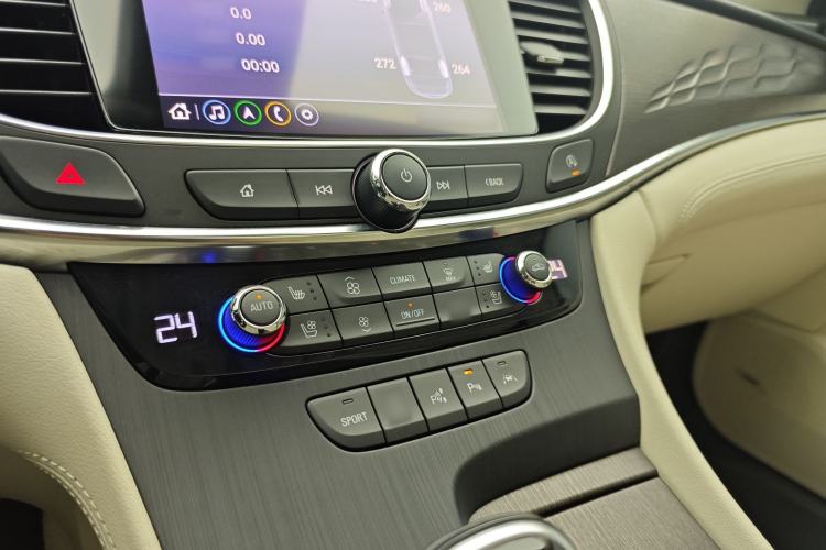 Used Buick LaCrosse 2021 Avenir Avia First-Edition Model Interior 8