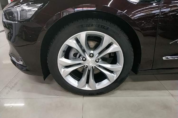 Used Buick LaCrosse 2021 Avenir Avia First-Edition Model Left Front Wheel Hub