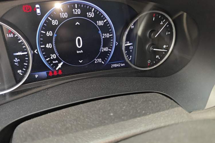 Used Buick LaCrosse 2021 Avenir Aivia Flagship Model Odometer Close Up