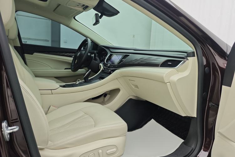 Used Buick LaCrosse 2021 Avenir Avia First-Edition Model Right Front Seat