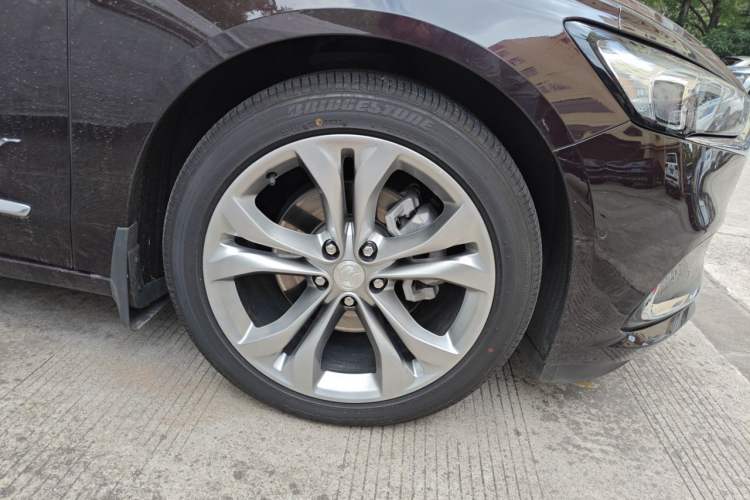 Used Buick LaCrosse 2021 Avenir Aivia Flagship Model Right Front Wheel Hub