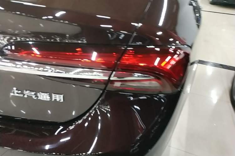 Used Buick LaCrosse 2021 Avenir Avia First-Edition Model Right Rear Taillight
