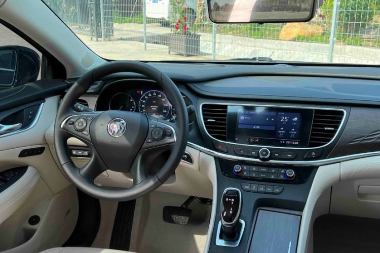 Used Buick LaCrosse 2021 Avenir Avia First-Edition Model Steering Wheel