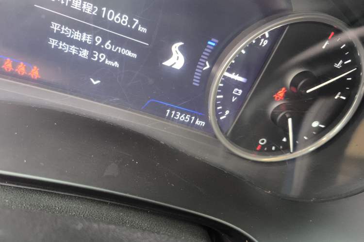 Used Buick LaCrosse 2021 652T Premium Edition Odometer Close Up