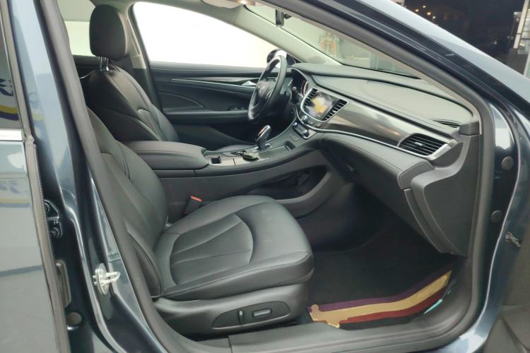 Used Buick LaCrosse 2021 652T Luxury Model Right Front Seat