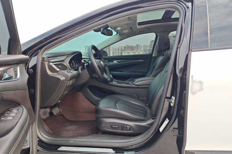 Used Buick LaCrosse 2021 652T Luxury Model Interior 2
