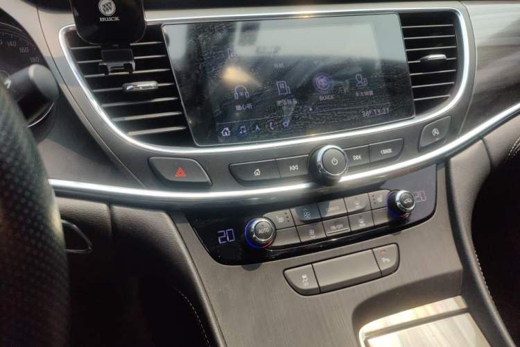 Used Buick LaCrosse 2022 552T Luxury Version Audio And AC Panel