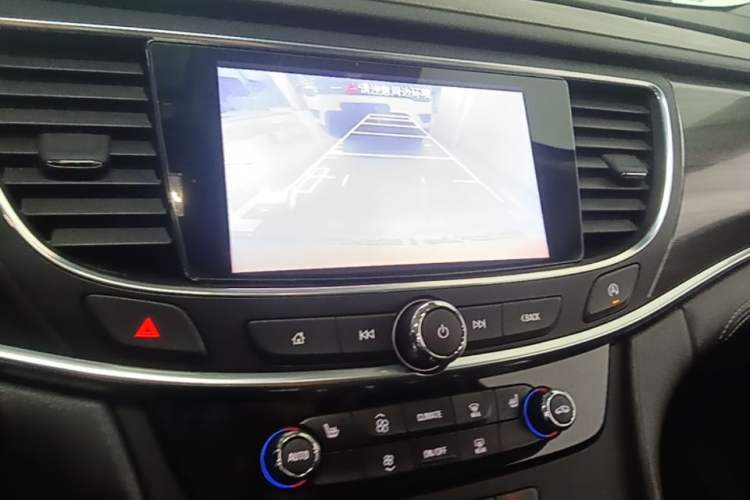Used Buick LaCrosse 2022 552T Luxury Version Audio And AC Panel