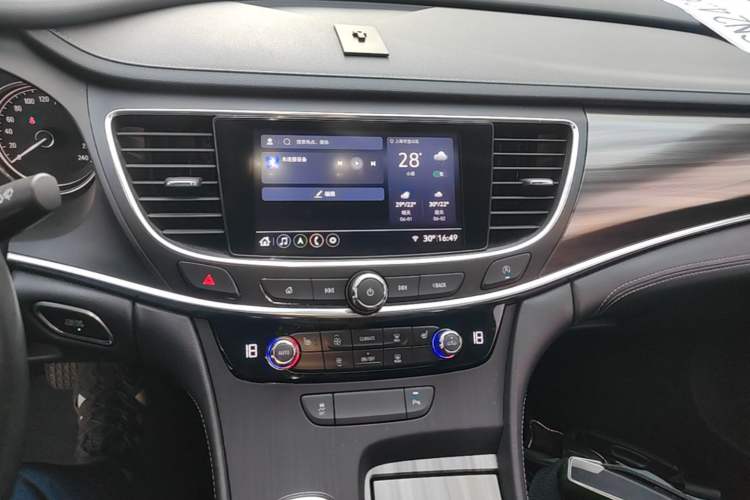 Used Buick LaCrosse 2022 552T Luxury Version Audio And AC Panel