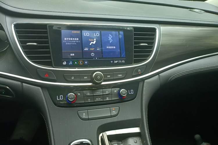 Used Buick LaCrosse 2022 552T Luxury Version Audio And AC Panel