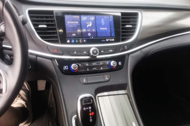 Used Buick LaCrosse 2022 552T Luxury Version Audio And AC Panel