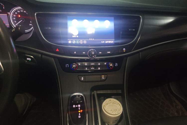 Used Buick LaCrosse 2022 552T Luxury Version Audio And AC Panel