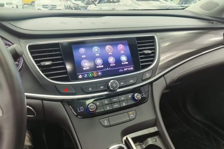 Used Buick LaCrosse 2022 552T Luxury Version Audio And AC Panel