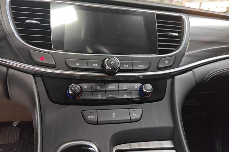 Used Buick LaCrosse 2022 652T Luxury Version Audio And AC Panel