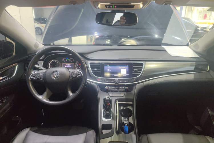 Used Buick LaCrosse 2022 552T Luxury Version Center Console