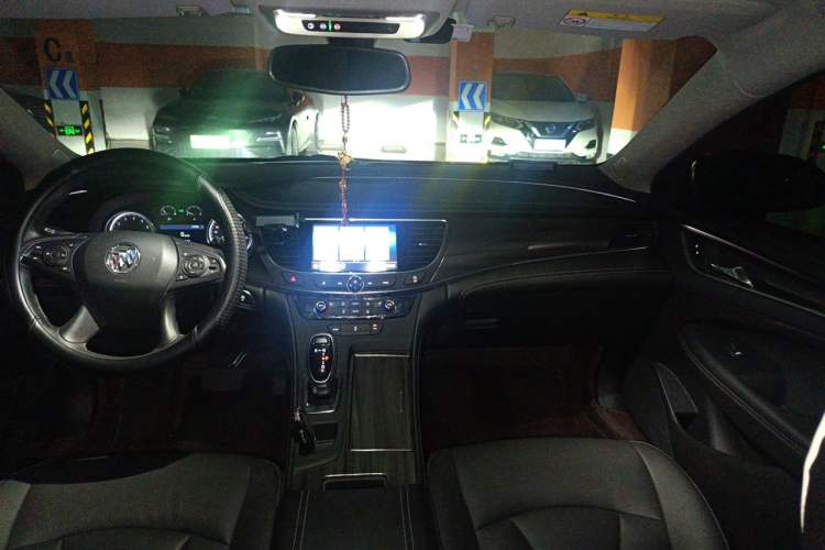 Used Buick LaCrosse 2022 652T Luxury Version Center Console