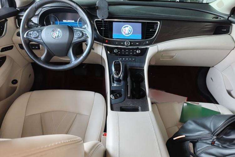 Used Buick LaCrosse 2022 Avenir Avia First Edition Center Console