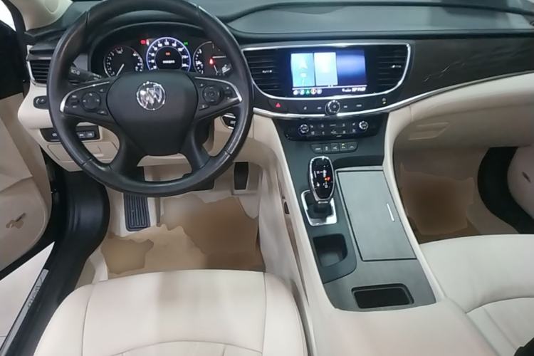 Used Buick LaCrosse 2022 Avenir Avia First Edition Center Console