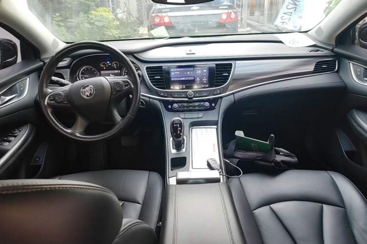 Used Buick LaCrosse 2022 552T Luxury Version Center Console