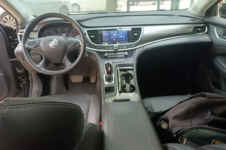 Used Buick LaCrosse 2022 552T Luxury Version Center Console