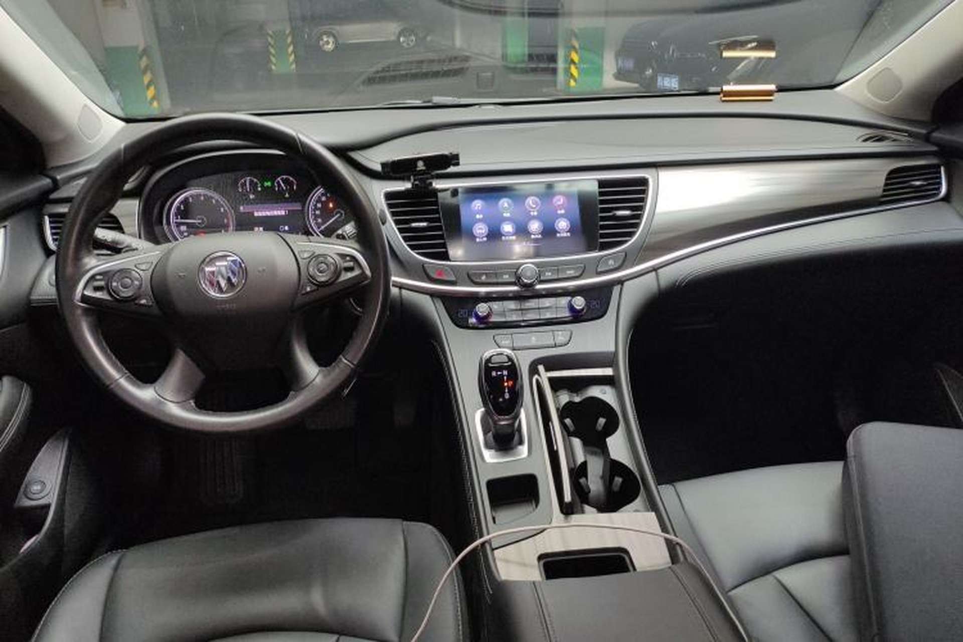 Used Buick LaCrosse 2022 652T Luxury Version Center Console