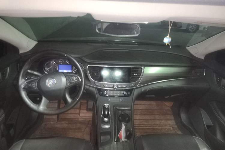 Used Buick LaCrosse 2022 552T Luxury Version Center Console