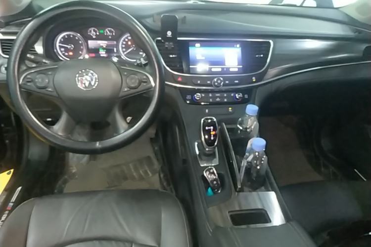 Used Buick LaCrosse 2022 552T Luxury Version Center Console