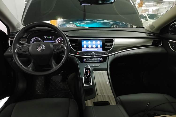 Used Buick LaCrosse 2022 652T Luxury Version Center Console