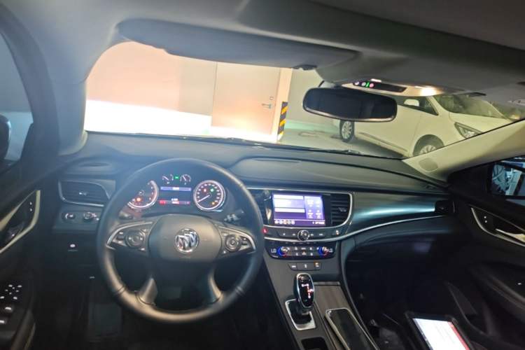 Used Buick LaCrosse 2022 652T Luxury Version Center Console