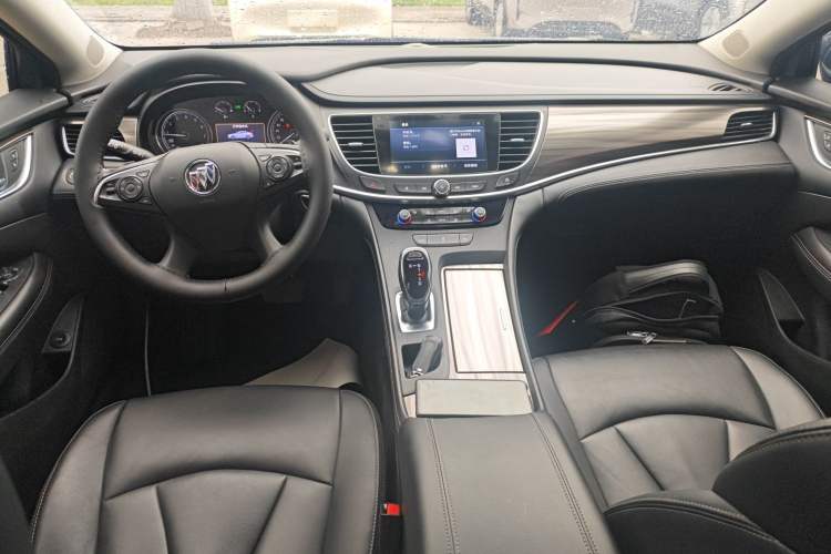 Used Buick LaCrosse 2022 652T Luxury Version Center Console