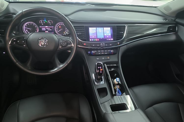 Used Buick LaCrosse 2022 652T Luxury Version Center Console