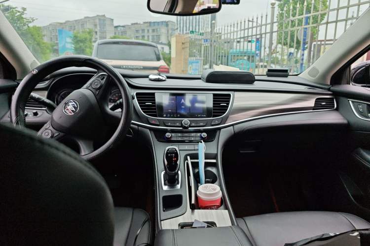 Used Buick LaCrosse 2022 652T Luxury Version Center Console