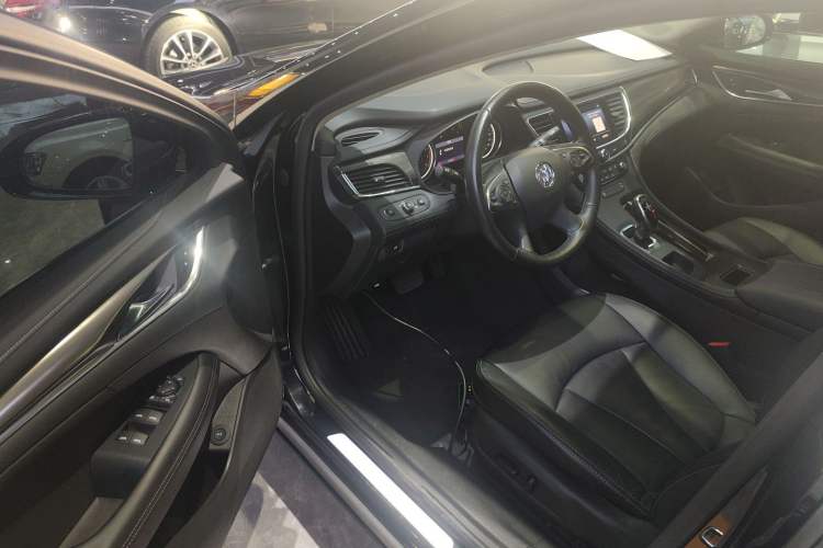 Used Buick LaCrosse 2022 552T Luxury Version Driver Seat