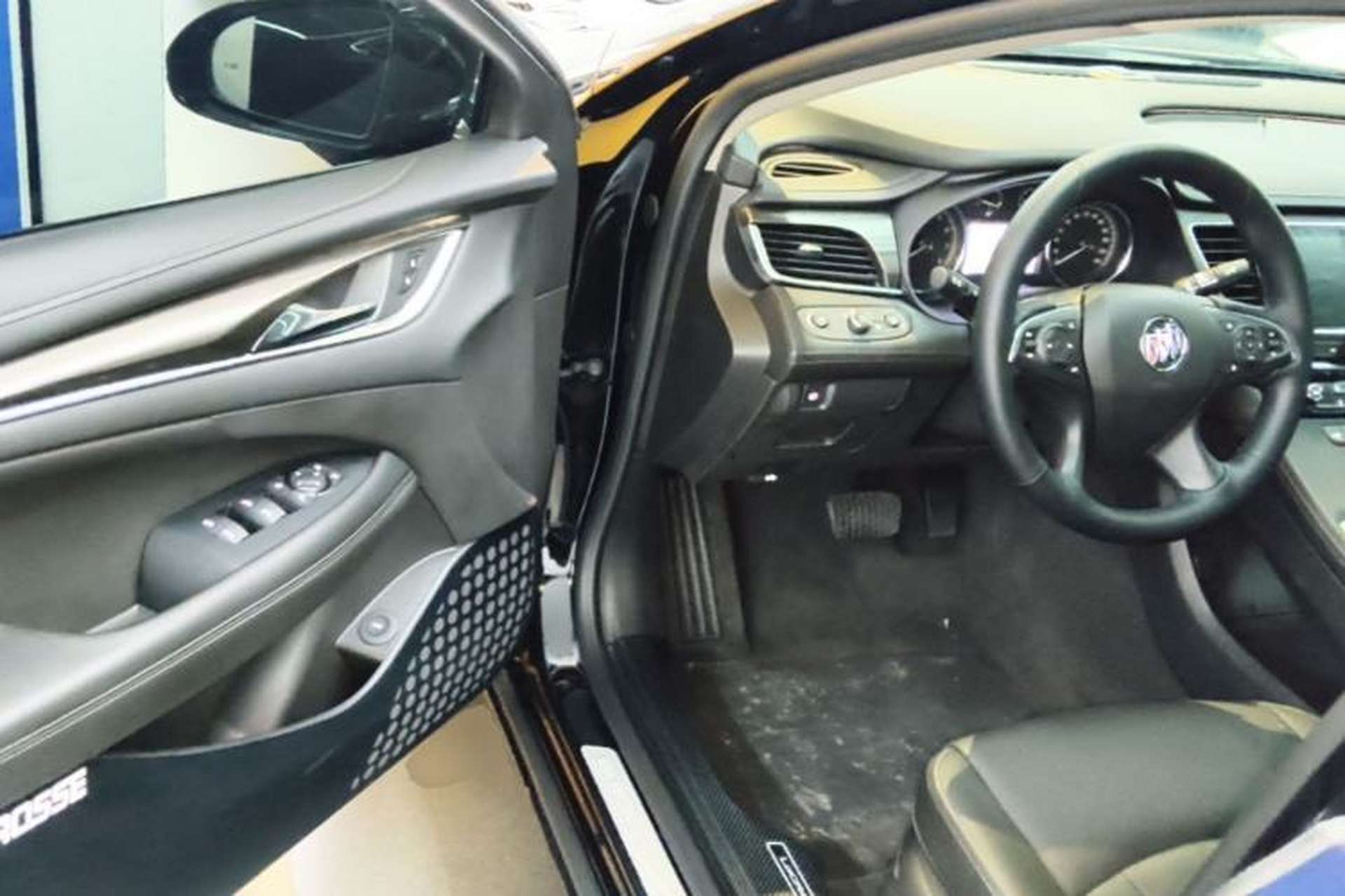 Used Buick LaCrosse 2022 652T Luxury Version Driver Seat