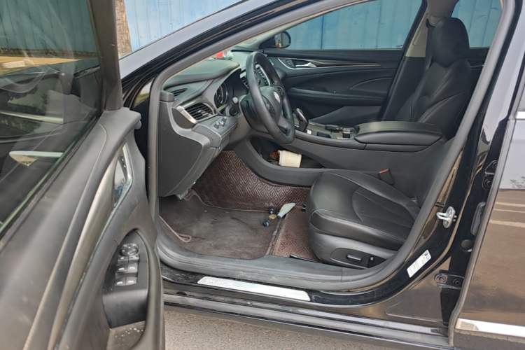 Used Buick LaCrosse 2022 552T Luxury Version Driver Seat