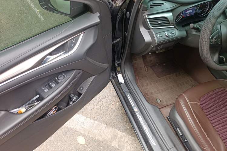 Used Buick LaCrosse 2022 652T Luxury Version Driver Seat